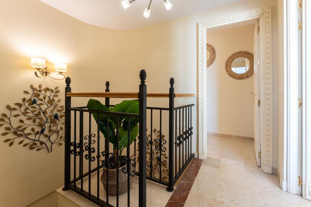 Apartment Coastal Paradise 3bed , Pool , Sea Views! *